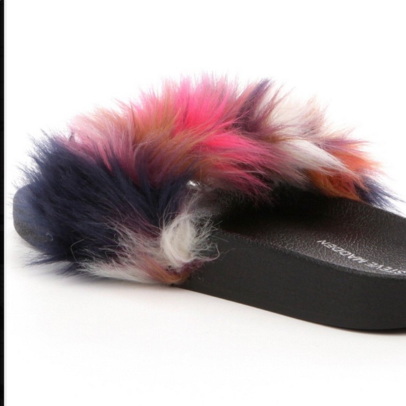 Steve Maddie fur slides  “NEW” very cute! - Picture 2 of 4